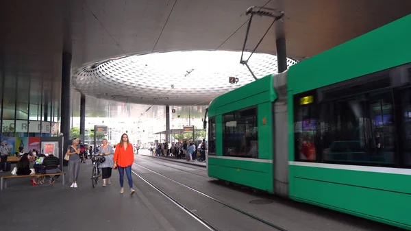 Tram Basel Exhibition Square Con Dettaglio Architettonico Basilea Svizzera Giugno — Foto Stock