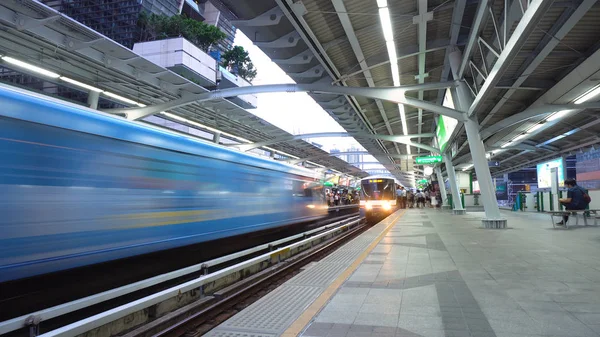 Tren İstasyonu - uzun pozlama - Cool etkisi çıkış