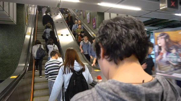 Escalator People Going Upwards Train Station Hong Kong April 2018 — стоковое фото