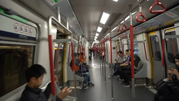 Caminhando Pelo Interior Commuter Train Hong Kong Abril 2018 — Fotografia de Stock