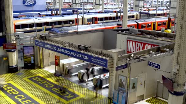 Eingang Zur Bahn Röhre Bahnhof Waterloo Zeitraffer London Juni 2019 — Stockvideo