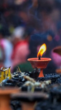 Geleneksel kil tereyağı lambalar Katmandu, Nepal