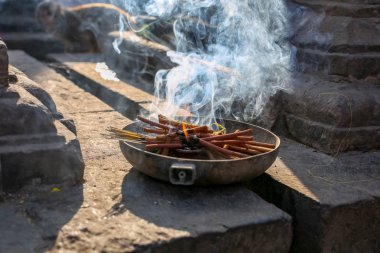 Kokulu tütsü sopa dini olay sırasında kullanılan