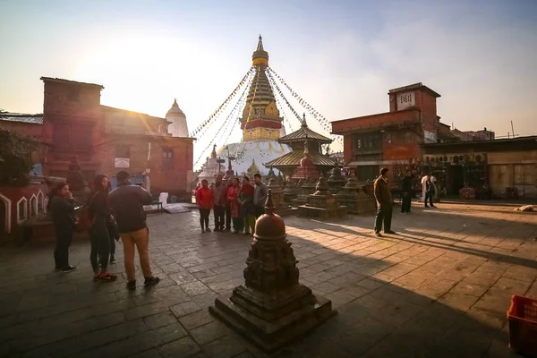 Kathmandu Nepal Novembro 2018 Pessoas Andando Por Swayambhunath Stupa — Fotografia de Stock