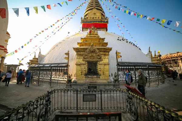 Katmandou Népal Novembre 2018 Des Gens Marchent Autour Swayambhunath Stupa — Photo