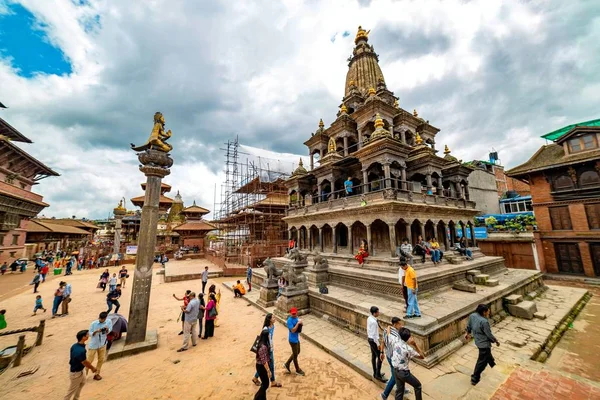 Katmandú Nepal Julio 2019 Personas Admirando Caminando Alrededor Del Templo — Foto de Stock