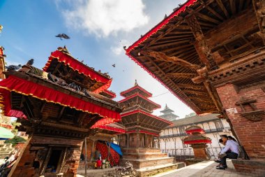 Katmandu Nepal - 12 Eylül 2019: Nepal Katmandu Durbar Meydanı'nda antik tapınaklar.