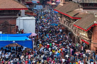 Katmandu, Nepal - 13 Eylül 2019: Katmandu Durbar Meydanı'nda Indra Jatra Festivali'ni izlemek ve kutlamak için bir araya geldi, Nepal