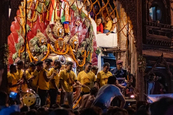 Kathmandu Nepál Září 2019 Dav Mladů Pije Alkohol Ústí Švábských — Stock fotografie