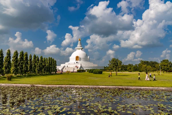 Világbéke Stupa Lumbiniben Nepálban Világbéke Nem Angol Szöveg Lefordítja Nanmyouhourrnn — Stock Fotó