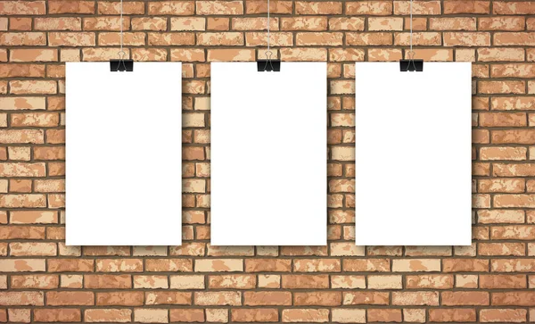 Intérieur Plat Avec Trois Affiches Blanches Vides Sur Mur Briques — Image vectorielle