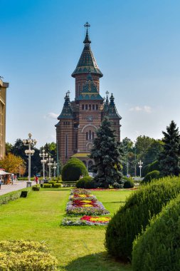 Güneşli bir günde Timisoara Ortodoks Katedrali