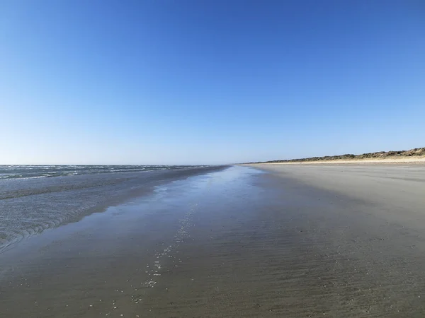 Praia infinita no Parque Nacional de Coorong, Austrália do Sul — Fotografia de Stock