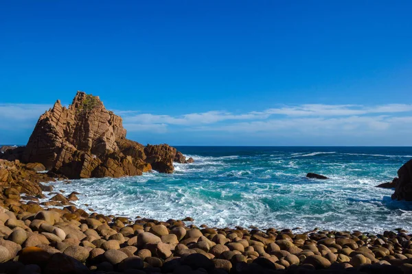 フィリップ島、オーストラリアの素敵な岩のビーチ — ストック写真
