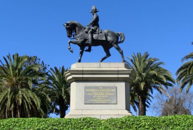 Avustralya Birinci Valisi Genel Vali olarak Ata binen adam, Melbourne güneşli bir günde