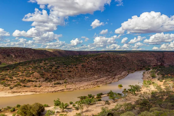 Prachtig Kalbarri nationaal park met zandsteen, vegetatie en schilderachtig uitzicht op de kloof in West-Australië — Stockfoto