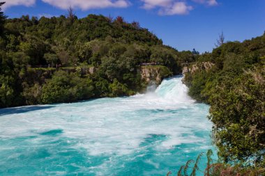 Taupo North Island Yeni Zelanda Waikato Nehri üzerinde güçlü Huka Falls yakınındaki