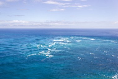 kaba su alanı Tasman Denizi Pasifik Okyanusu, Cape Reinga Yeni Zelanda karşılamaktadır