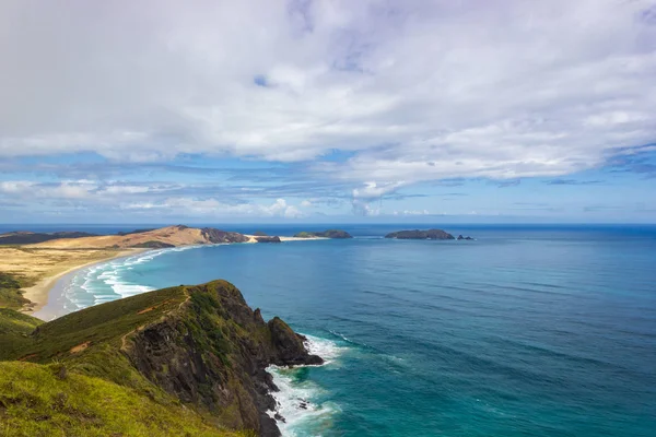 Blick auf Kap Maria van Diamen und te Werahi Strand bei Kap Reinga, Nordinsel Neuseelands — Stockfoto