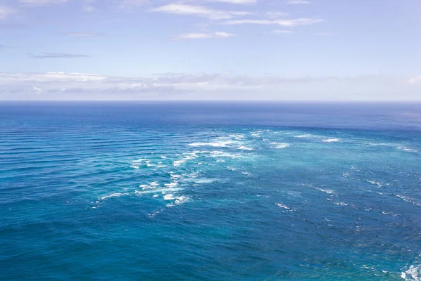 Área de aguas agitadas es donde el mar de Tasmania se encuentra con el Océano Pacífico, Cabo Reinga Nueva Zelanda — Foto de Stock