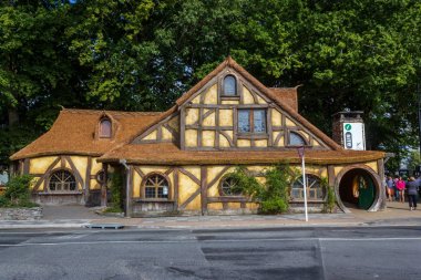 Matamata i-Site Ziyaretçi Bilgi Merkezi, Yüzüklerin Efendisi Binası, Matamata Yeni Zelanda gibi görünmek için yapılmış