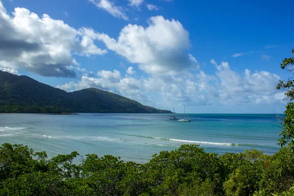 Vista del paisaje del Cabo Tribulación en el Parque Nacional Daintree en el extremo tropical norte de Queensland, Australia — Foto de Stock