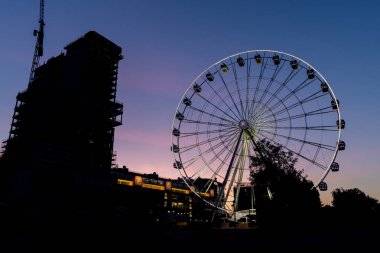 Münih - 10 Eylül 2019: Münih 'in Werksviertel bölgesinde yeni açılan dev Hi-Sky