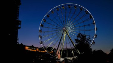 Münih - 10 Eylül 2019: Münih 'in Werksviertel bölgesinde yeni açılan dev Hi-Sky