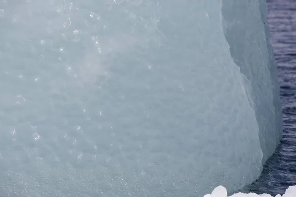 Közelkép Hideg Átlátszó Friss Antarktiszi Jég — Stock Fotó