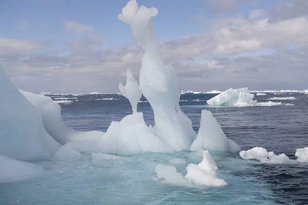 Fanciful Shapes Icebergs Antarctica Clear Sunny Day — Stock Photo, Image