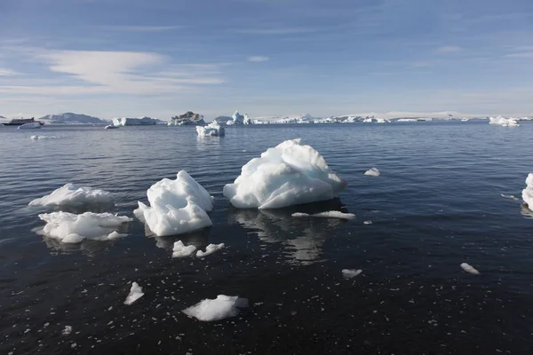 Paisagem Antártica Dramática Com Gelo Icebergs Oceano — Fotografia de Stock