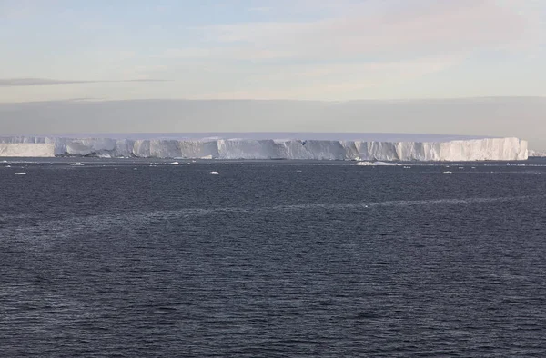 Antarctica Scenic Icebergs Close Sunny Day — Stock Photo, Image