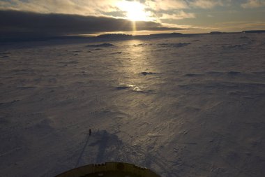 Güneş ve Antarktika buz beyaz kutup gece
