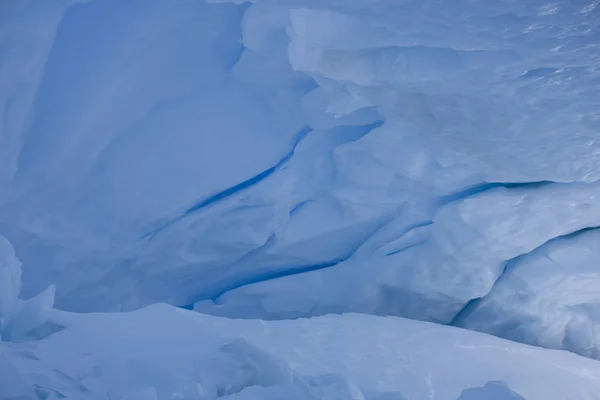 Primo Piano Dell Iceberg Blu Antartico Una Giornata Limpida — Foto Stock
