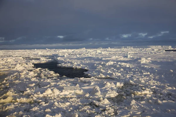 Maravilhosa Paisagem Antártica Com Oceano Pôr Sol Dia Antártico — Fotografia de Stock