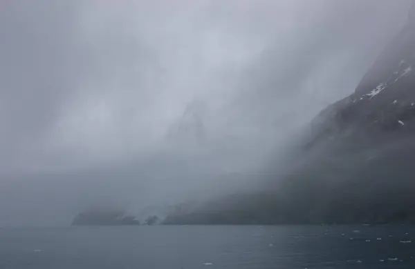 Georgia Południowa Dramatyczny Krajobraz Ocean Góry Lód Śnieg — Zdjęcie stockowe