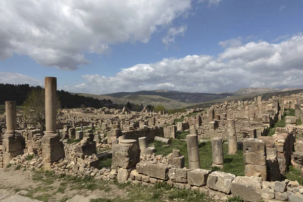 Algéria Romjai Ókori Római Város Cemil Felhős — Stock Fotó