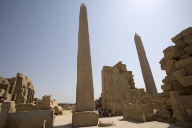 Yaz güneşli gün tapınakta Mısır Luksor Karnak