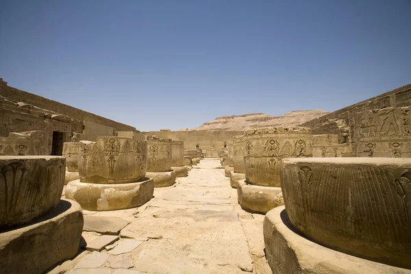 Egipto Luxor Medinet Abu Ramsés Templo Día Claro Soleado —  Fotos de Stock