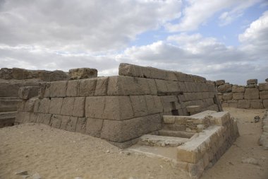 Mısır. Kahire Giza piramitleri güneşli bir bulutlu