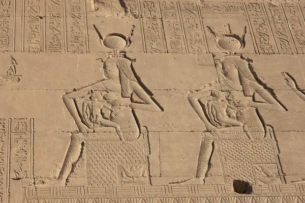 エジプト デンデラ神殿のインテリア — ストック写真