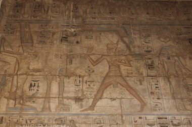 Mısır. Luksor Tapınağı, Ramses II açık güneşli bir günde
