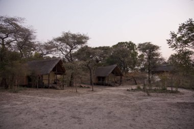 Güneşli bir günde Ngonje şelaleler köyde Zambiya