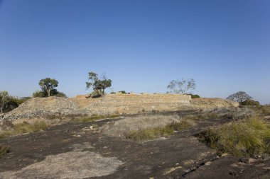 Zimbabve Dhlo Dhlo Ulusal Anıt güneşli bir sonbahar