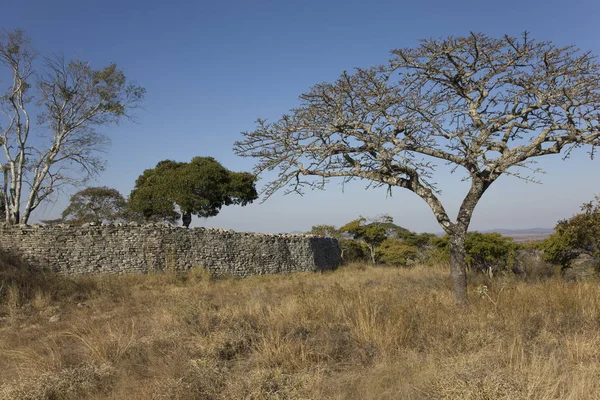Zimbabwe Monumento Nacional Dhlo Dhlo Día Soleado Otoño — Foto de Stock