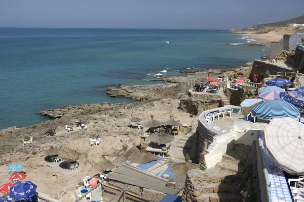 Atlantik okyanusu güneşli bahar günü Fas görünümü