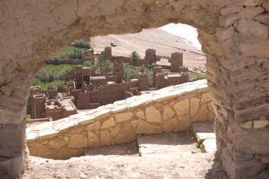 Fas muhteşem Ksar Ait Ben Haddou güneşli bir bahar gününde