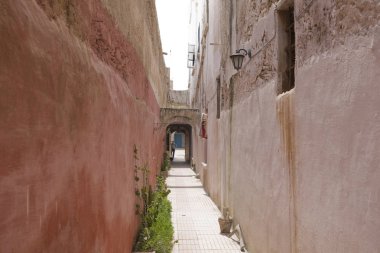 Güneşli bir bahar gününde Essueira şehrinin Fas görünümü