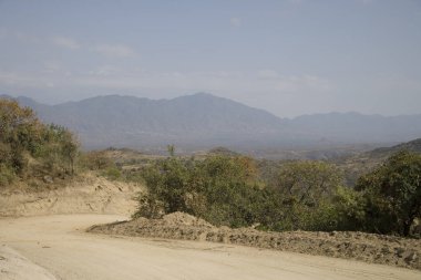 Güneşli bir bahar gününde Etiyopya manzara