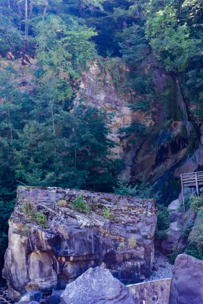 Vrchol pohoří. Zelený horský výhled. Vrchol hory — Stock fotografie